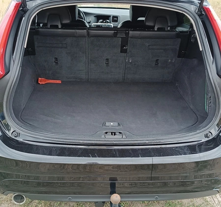 Volvo V60 cena 46500 przebieg: 197000, rok produkcji 2016 z Pyzdry małe 667